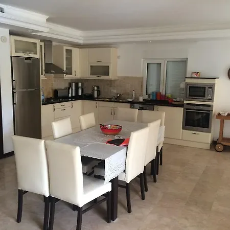 Palm Lane فيلة